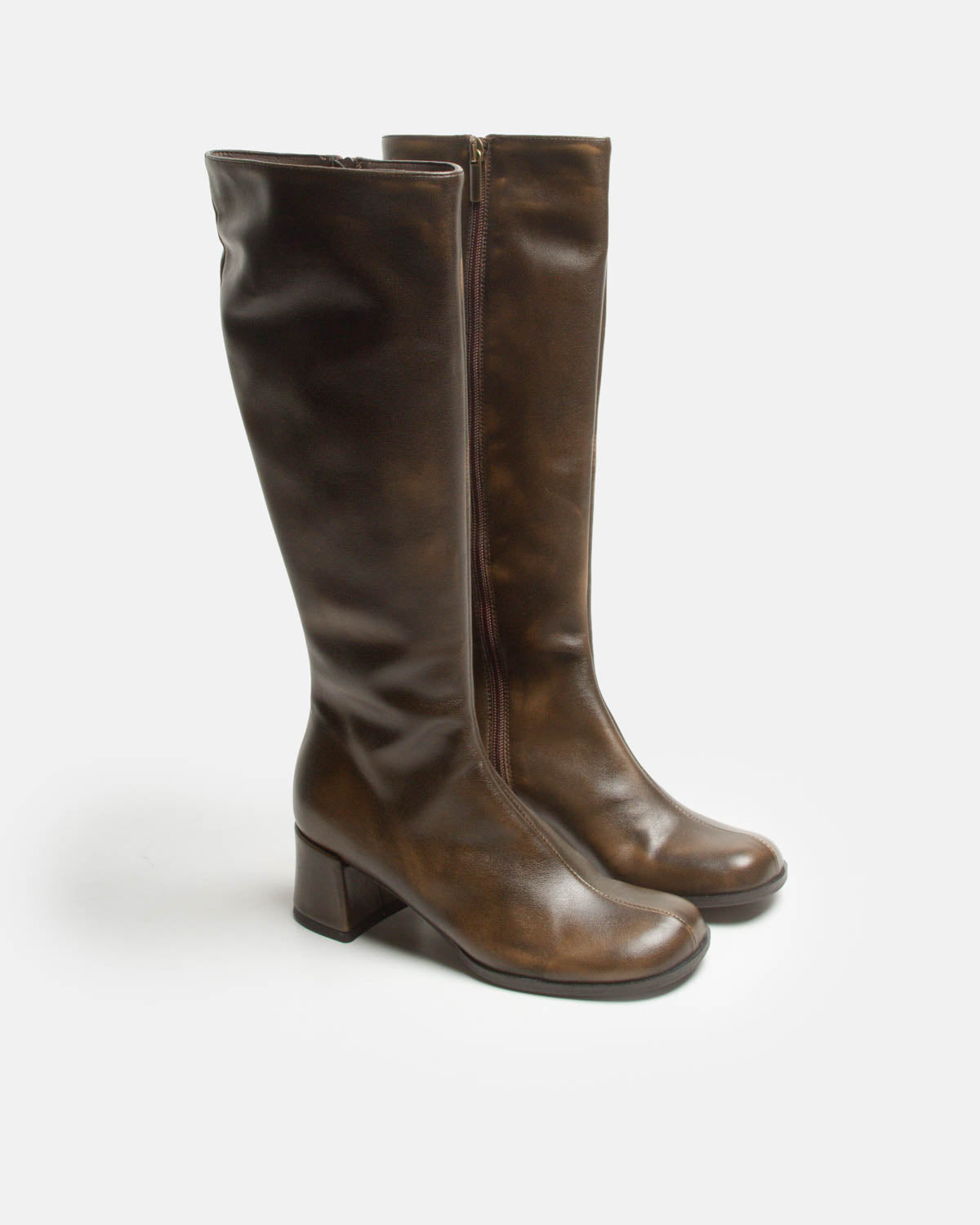 ORIEL TAUPE