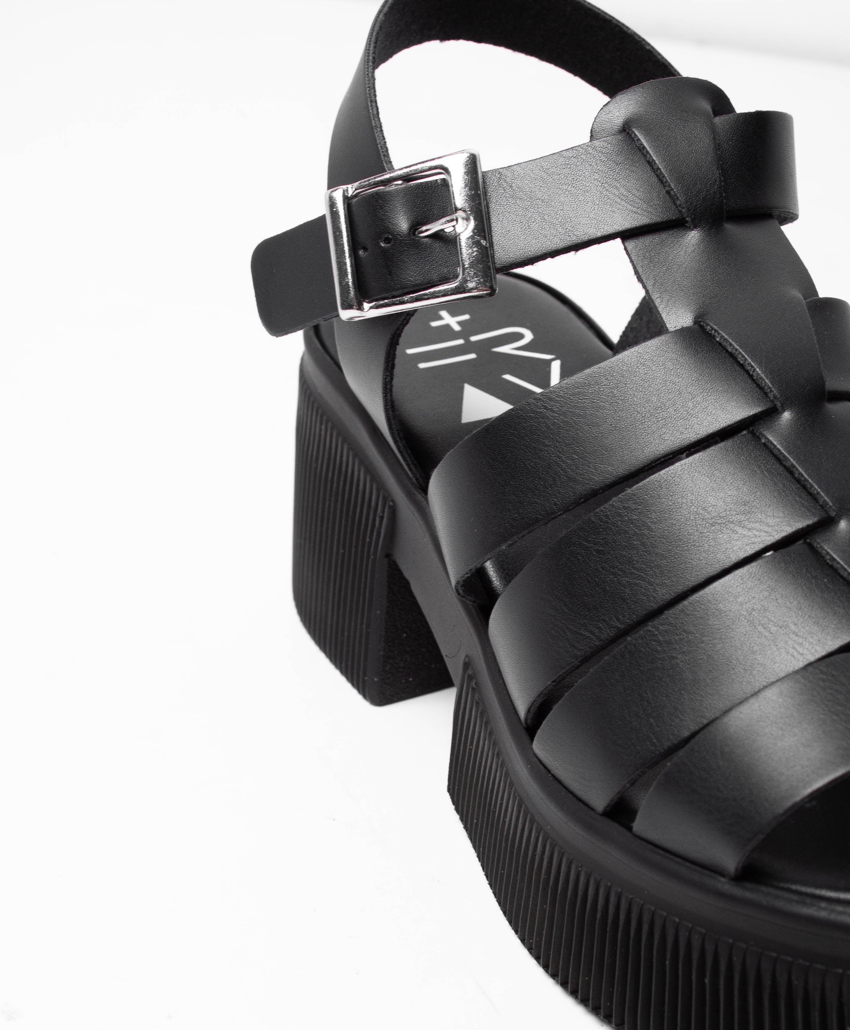 BABES IN TOYLAND NERO