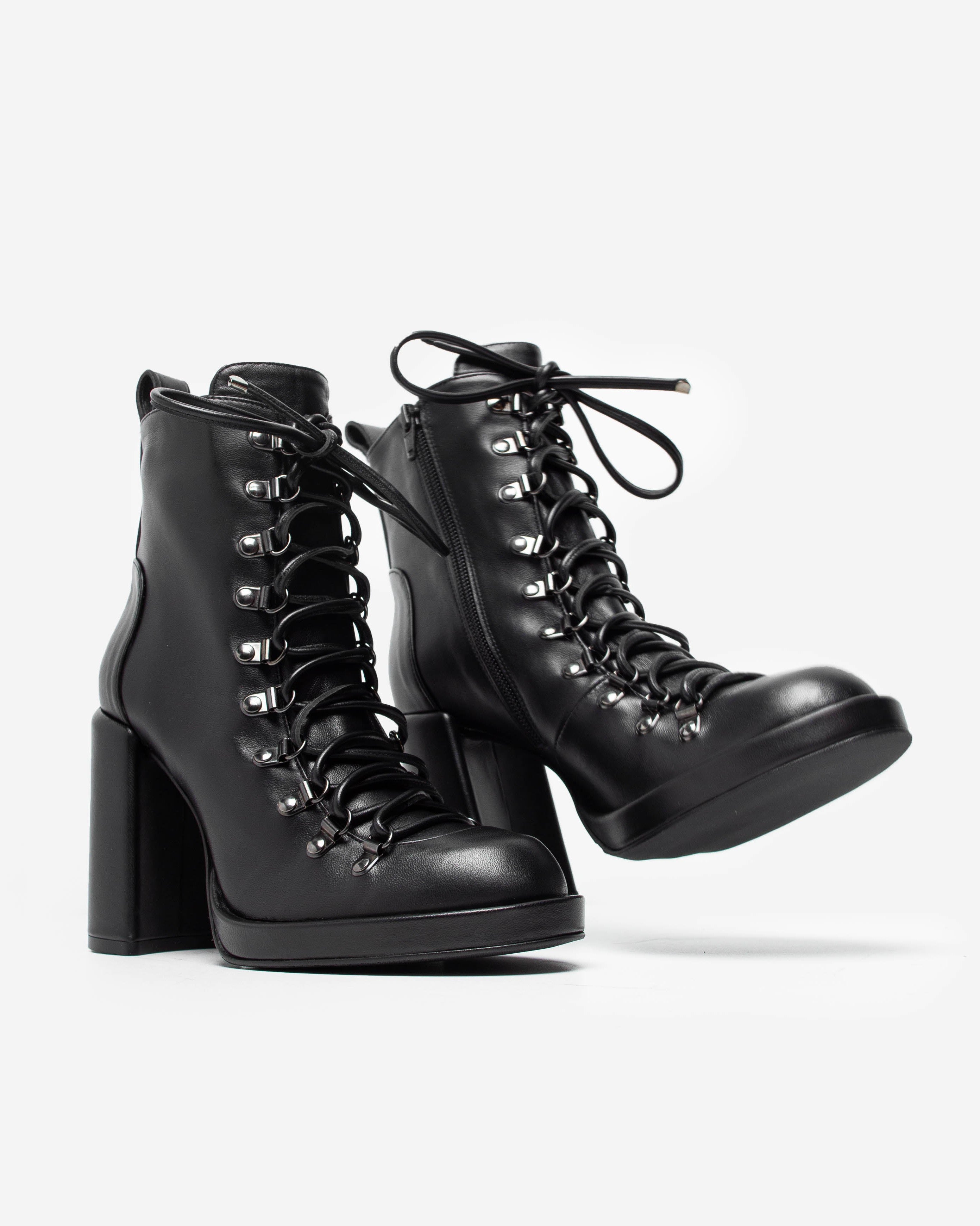 GRATITUDE IS A MUST SR779 NERO
