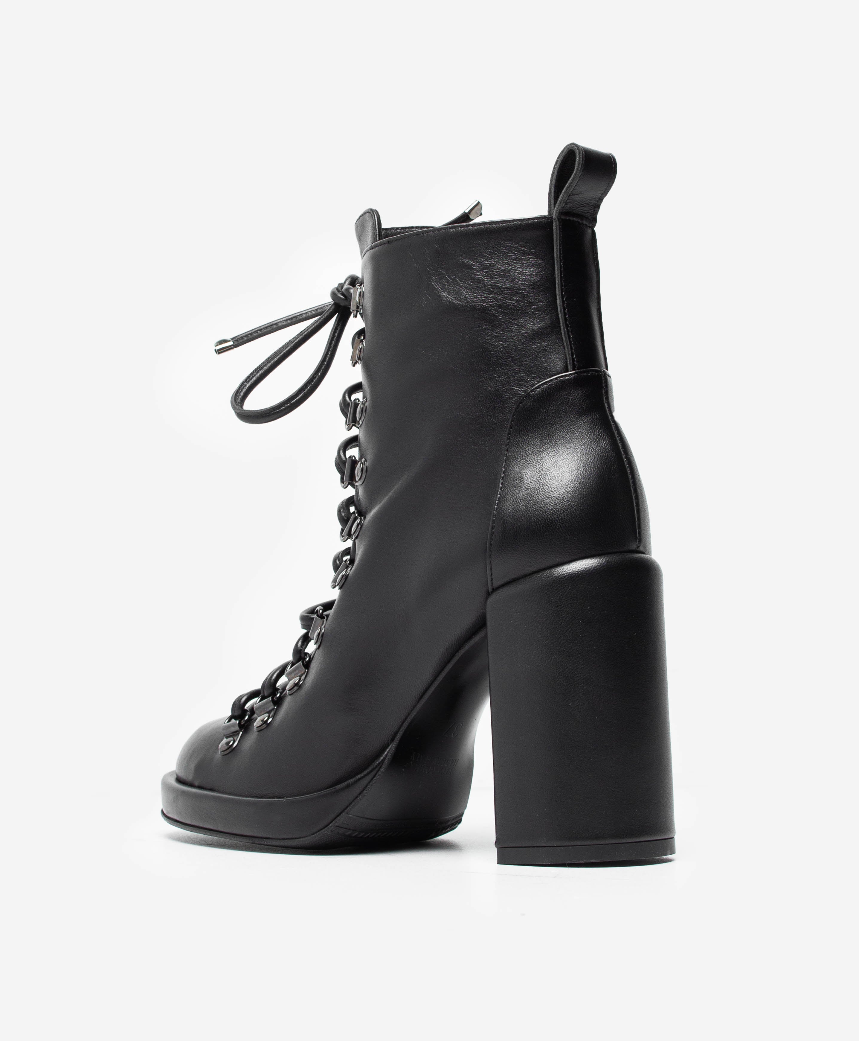 GRATITUDE IS A MUST SR779 NERO