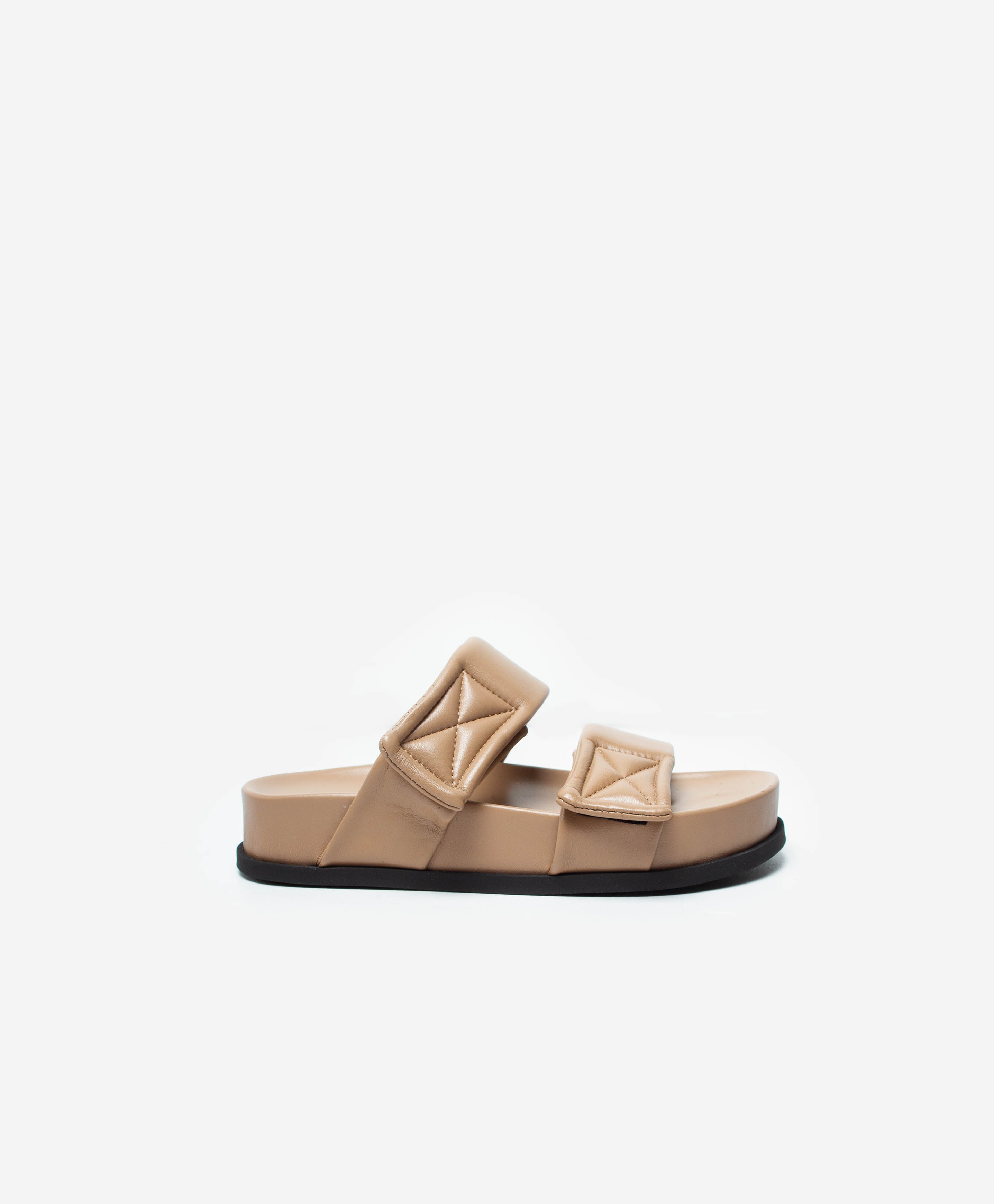 GT TUCSIA NUDE