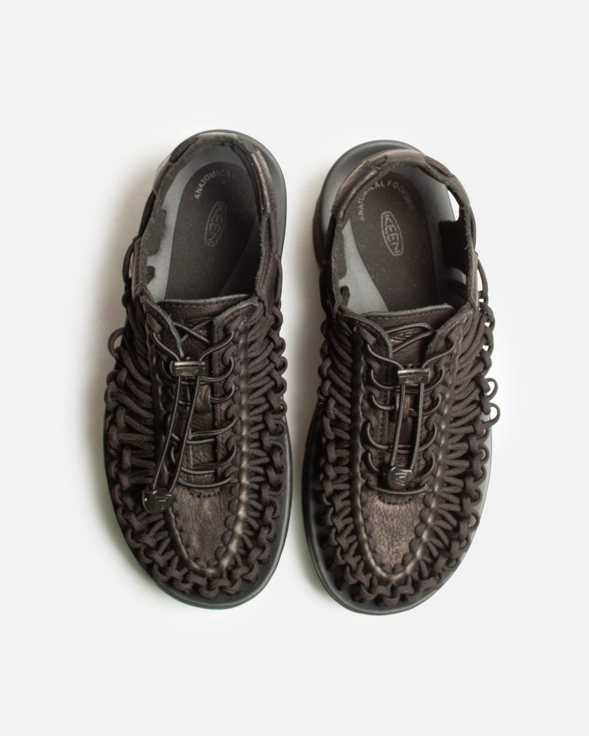 UNEEK PLT BLACK SMOOTH LEA