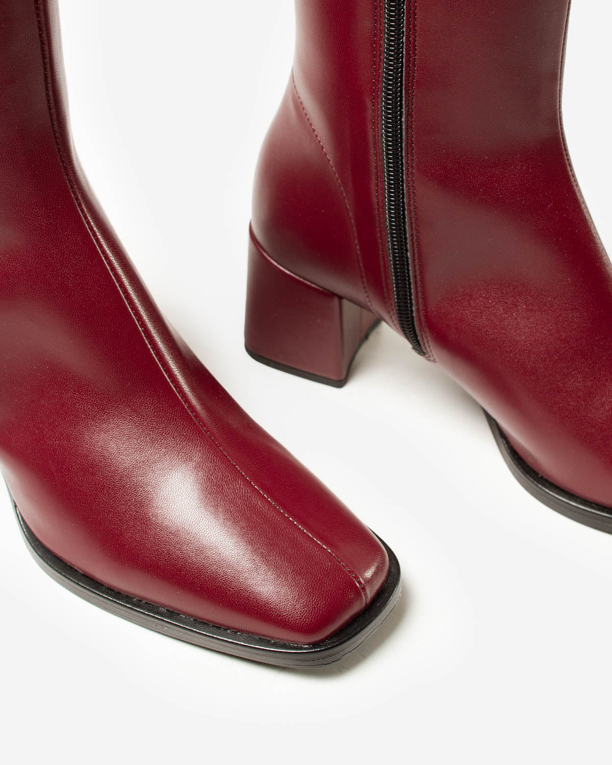 DAISY BORDEAUX OPACO